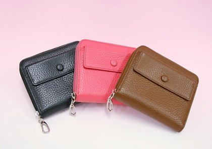 画像：ユニバーサル財布