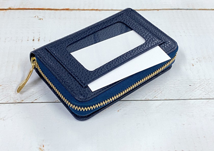 画像：ユニバーサル二つ折り財布